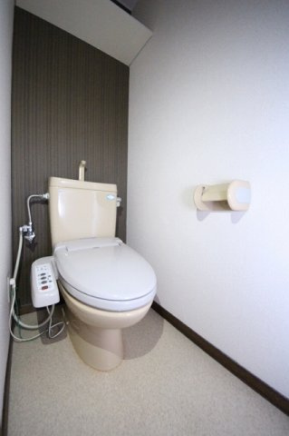 タワーレジデンシア鹿沼のトイレ|落ち着いたトイレです