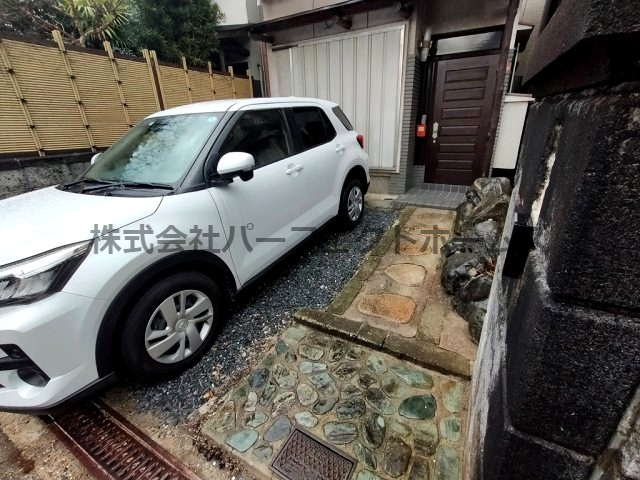 高野道1丁目戸建　賃貸の駐車場|駐車場です