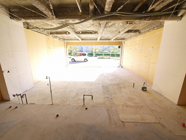 ライブリー州見の内装