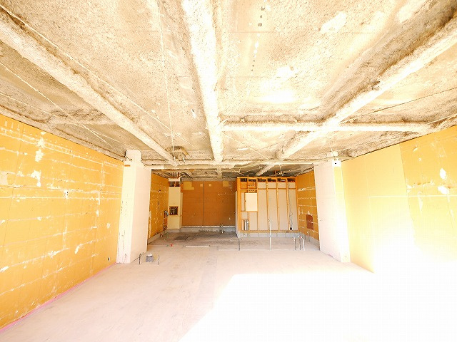 ライブリー州見の内装