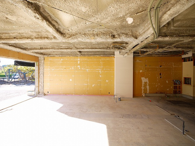 ライブリー州見の内装