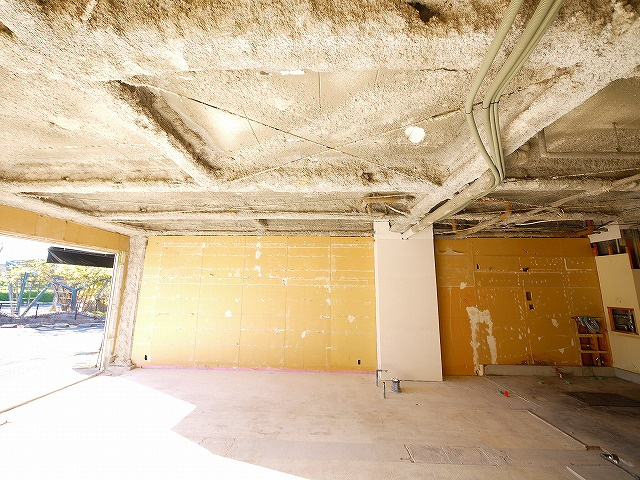 ライブリー州見の内装