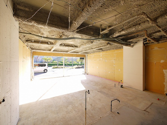 ライブリー州見の内装