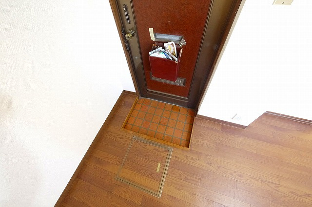 コスモハイツ東の玄関|きれいな玄関です