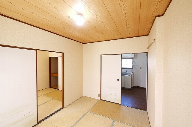 コスモハイツ東の和室|趣のある和室です