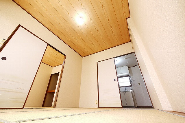 コスモハイツ東の和室|きれいな和室です