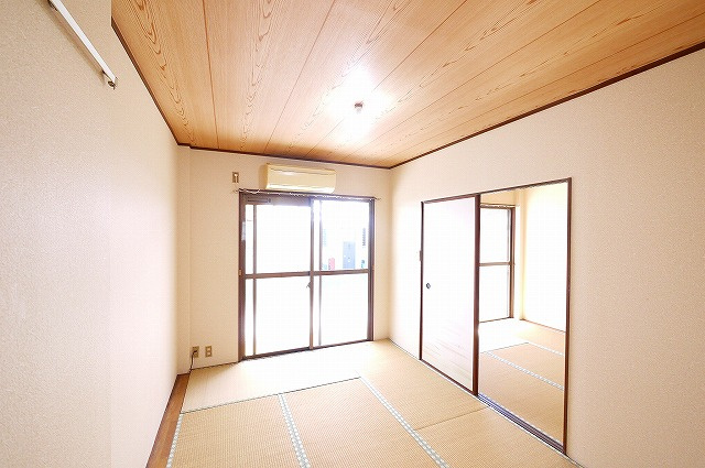 コスモハイツ東の和室|趣のある和室です