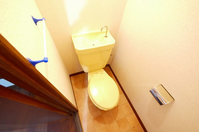 コスモハイツ東のトイレ|落ち着いたトイレです