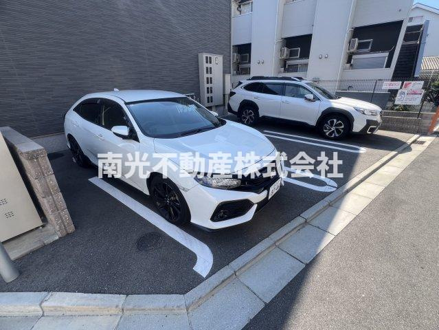 ジャイオスの駐車場