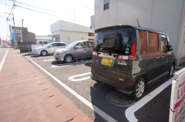サム・スマイルガーデンの駐車場