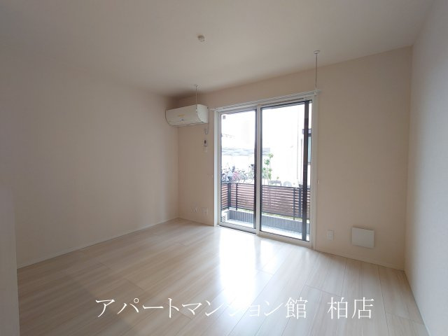 ハイピクチャーC棟の居間・リビング