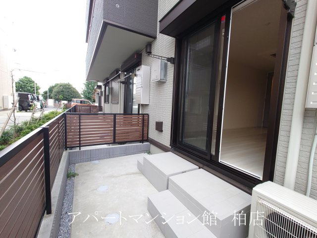 ハイピクチャーC棟のバルコニー