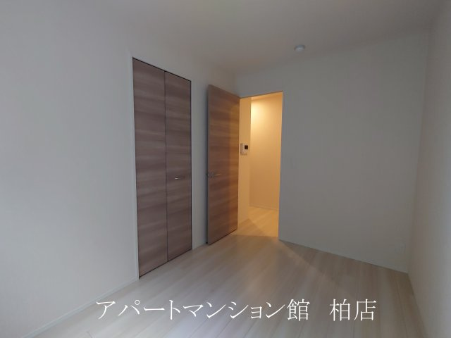 ハイピクチャーC棟の洋室