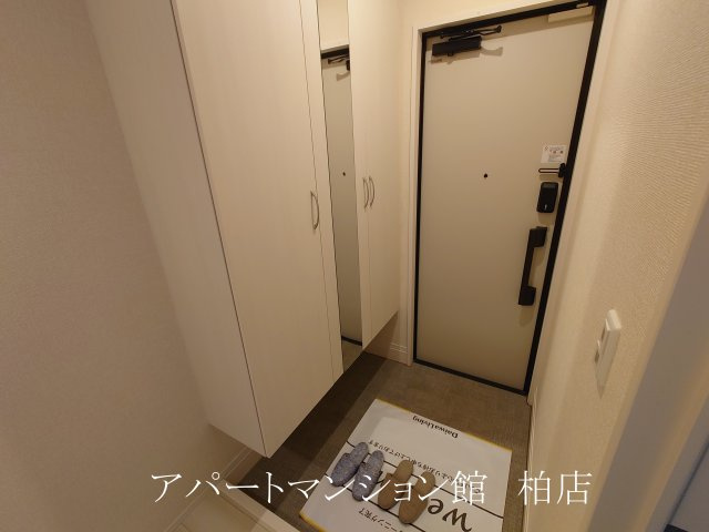 ハイピクチャーC棟の玄関