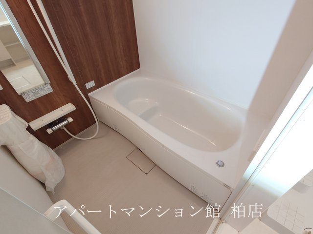 ハイピクチャーC棟の浴室