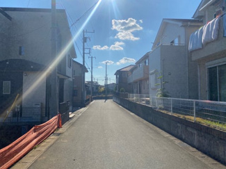 【前面道路含む現地写真】 | 静かな住宅街で小さなお子様にも安心の住宅環境です