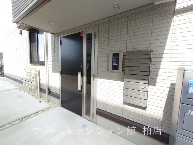 ハイピクチャーC棟の外観
