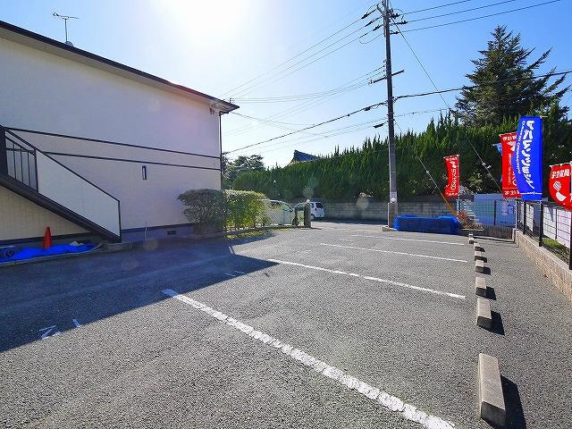 ビクトワールＢ棟の駐車場|駐車場に車を止められます