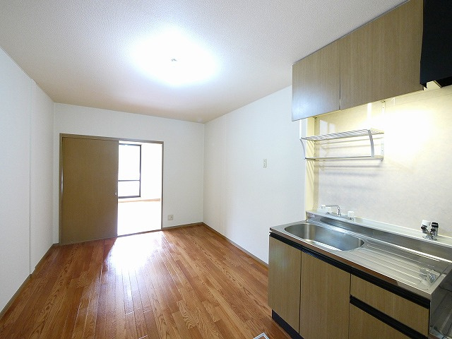 ビクトワールＢ棟の居間・リビング