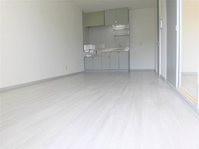 サンビレッジ築捨の居間・リビング