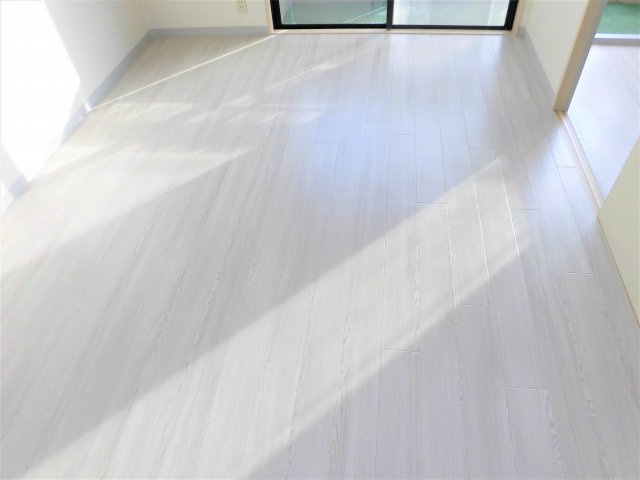 サンビレッジ築捨の洋室