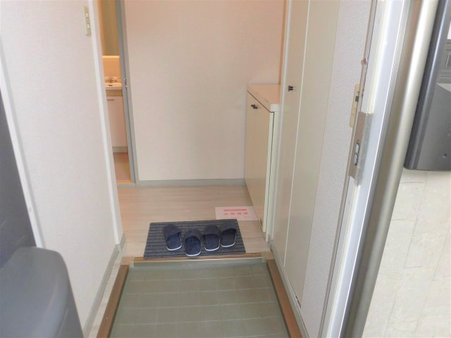 サンビレッジ築捨の玄関