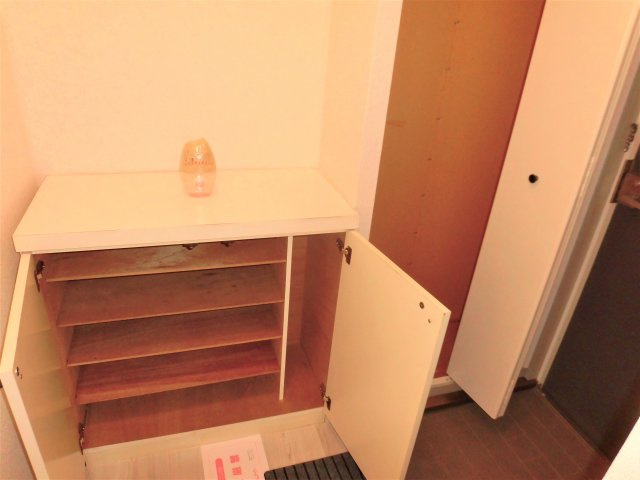 サンビレッジ築捨の玄関