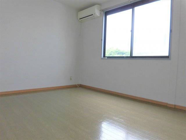 サンビレッジ築捨の洋室