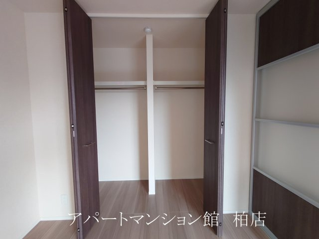 ハイピクチャーE棟の収納