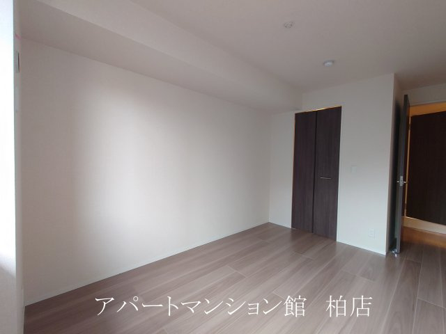 ハイピクチャーE棟の洋室