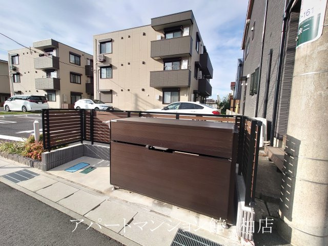 ハイピクチャーE棟の周辺