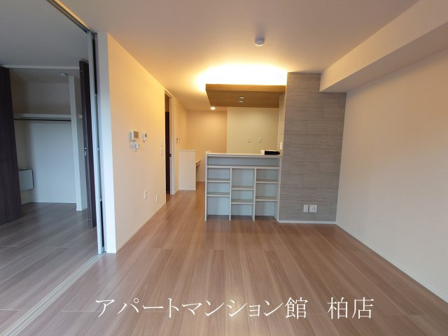 ハイピクチャーE棟の居間・リビング