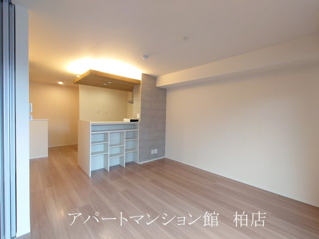 ハイピクチャーE棟の居間・リビング