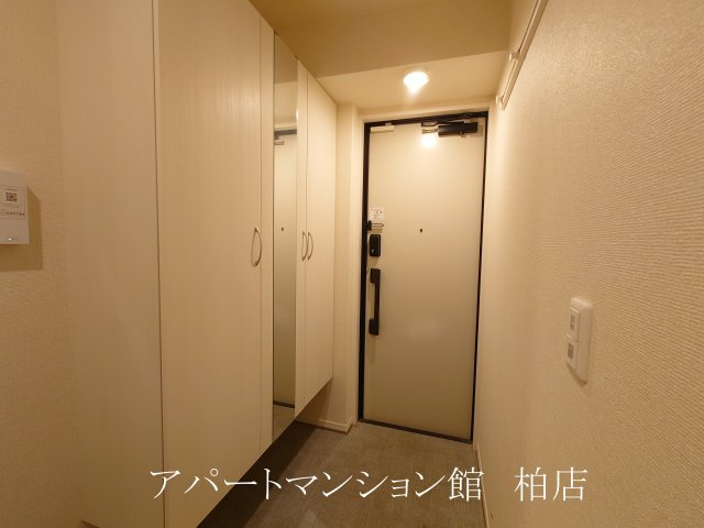 ハイピクチャーE棟の玄関