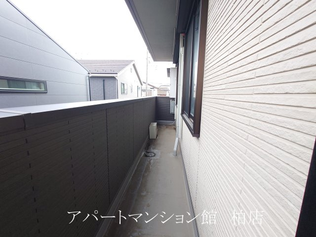 ハイピクチャーE棟のバルコニー