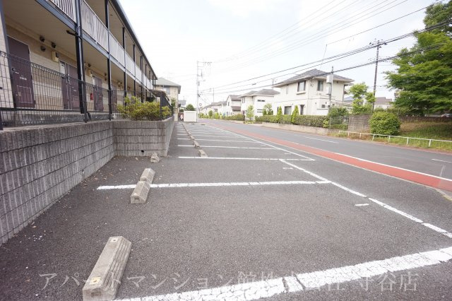 レオパレスサンスイの駐車場