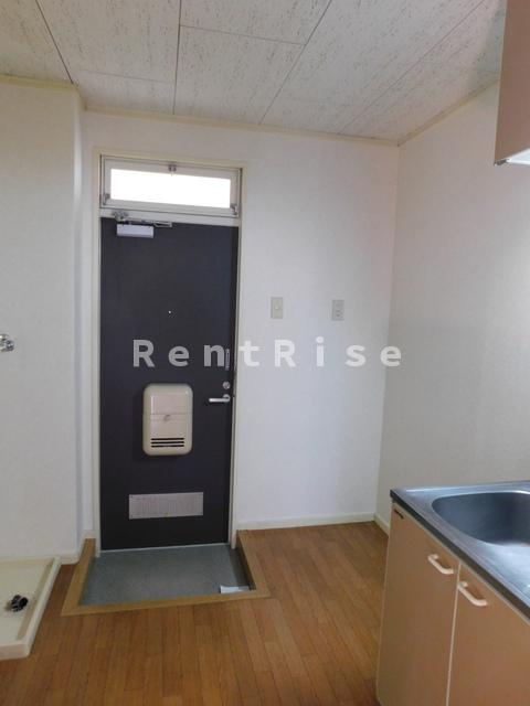 アーニストハウスＢ棟の玄関