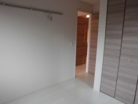 習志野市屋敷１丁目のアパートの居間・リビング