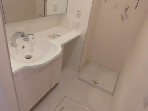 習志野市屋敷１丁目のアパートの洗面所