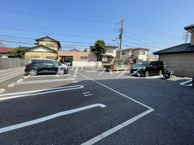 習志野市屋敷１丁目のアパートの駐車場