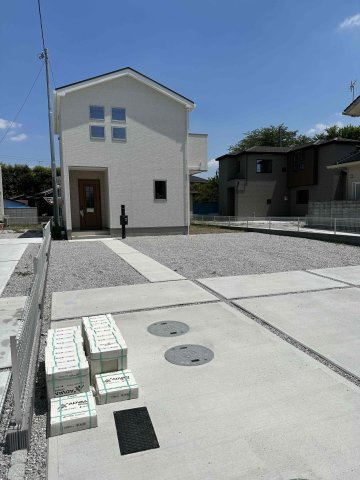 佐波郡玉村町五料（全3棟）2号棟の駐車場|広い駐車場があります