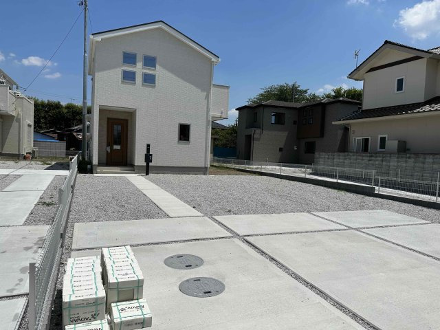 佐波郡玉村町五料（全3棟）2号棟の外観|ナチュラルで飽きの来ないデザインは流行に左右されない家の形です。外構も綺麗に仕上がっています(^▽^)/
