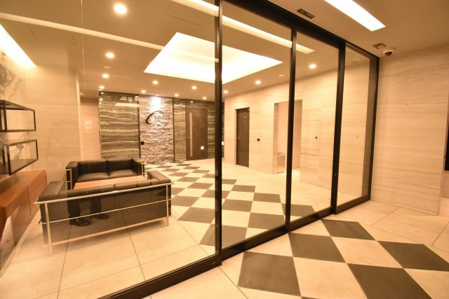 ファステート大正駅前トロフィのロビー