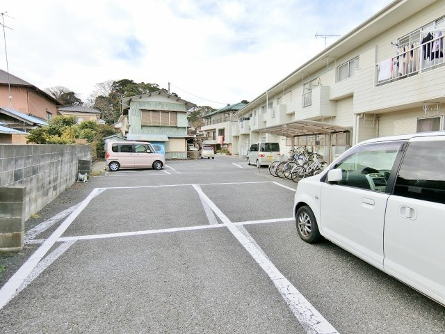マリンパレスの駐車場