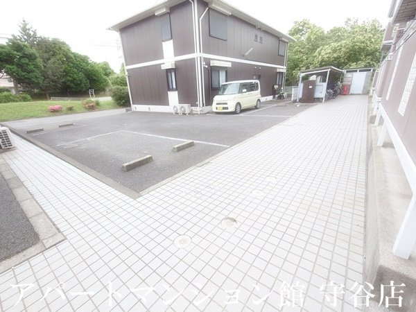 メゾン森Ⅴの駐車場