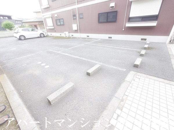 メゾン森Ⅴの駐車場