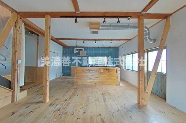 ５９７８１　岐阜市養老町中古戸建てのキッチン