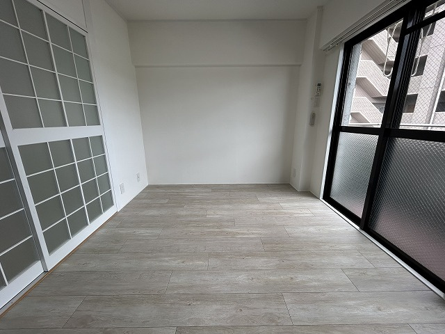 サワベマンションの洋室|ゆったりした洋室です
※間取り反転の場合あり、内装が若干異なる場合がございます