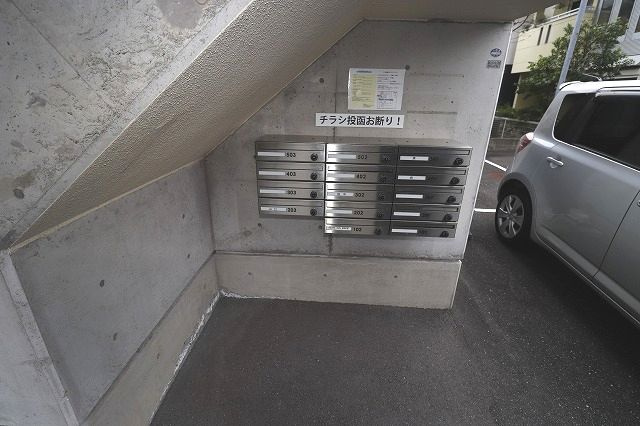 サワベマンションのエントランス|清潔なエントランスです