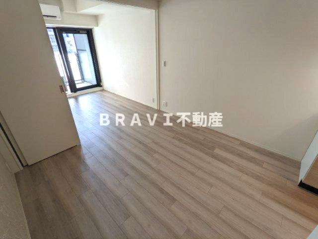 コンフォリア・リヴ北久宝寺Qの洋室|【コンフォリア・リヴ北久宝寺Q】寝室と使い分けのできるお部屋